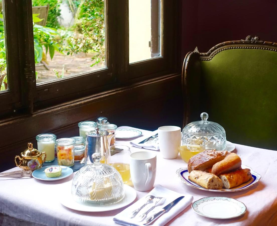 Le Jardin De La Cathedrale Bed & Breakfast Troyes Bagian luar foto