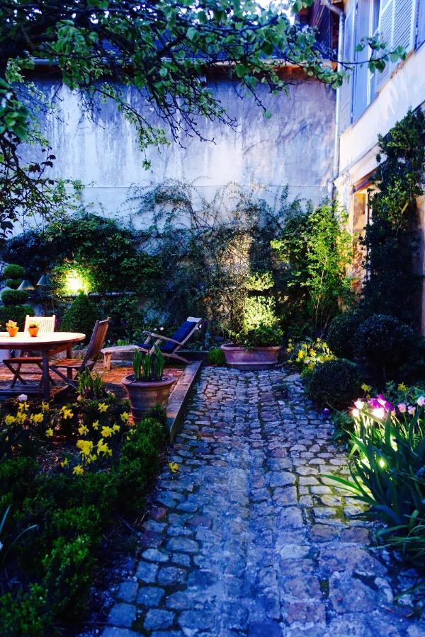 Le Jardin De La Cathedrale Bed & Breakfast Troyes Bagian luar foto